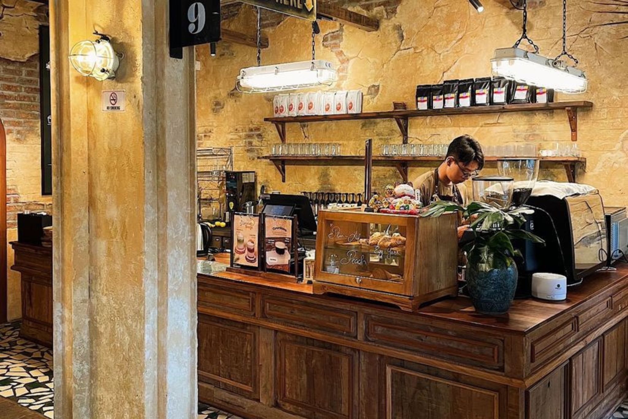 Thiết kế quán cafe phong cách Rustic